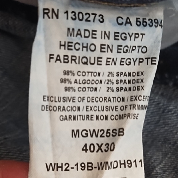 Wrangler Regular Fit Jeans with Classic Wash - Picture 6 of 9